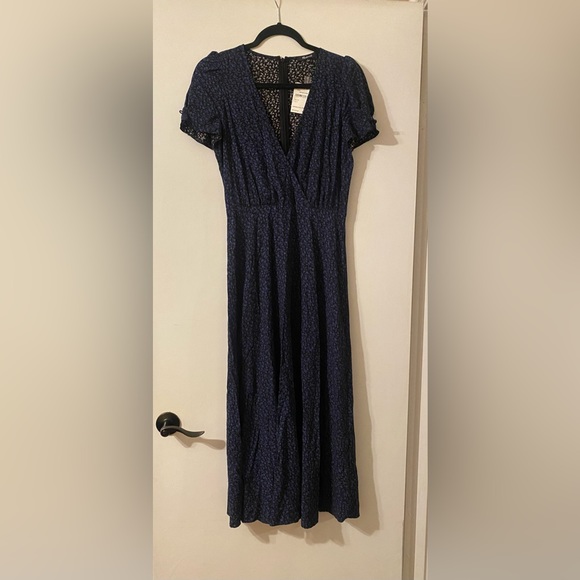 Madewell Short Sleeve V-Neck Faux Wrap Midi Dress - Picture 3 of 9